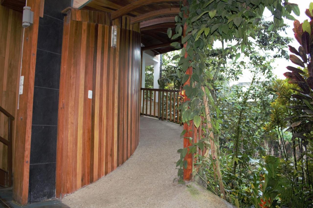 Hostal Zafiro Mindo Exterior foto